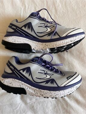 Women’s Gdefy Gravity Defyer shoes